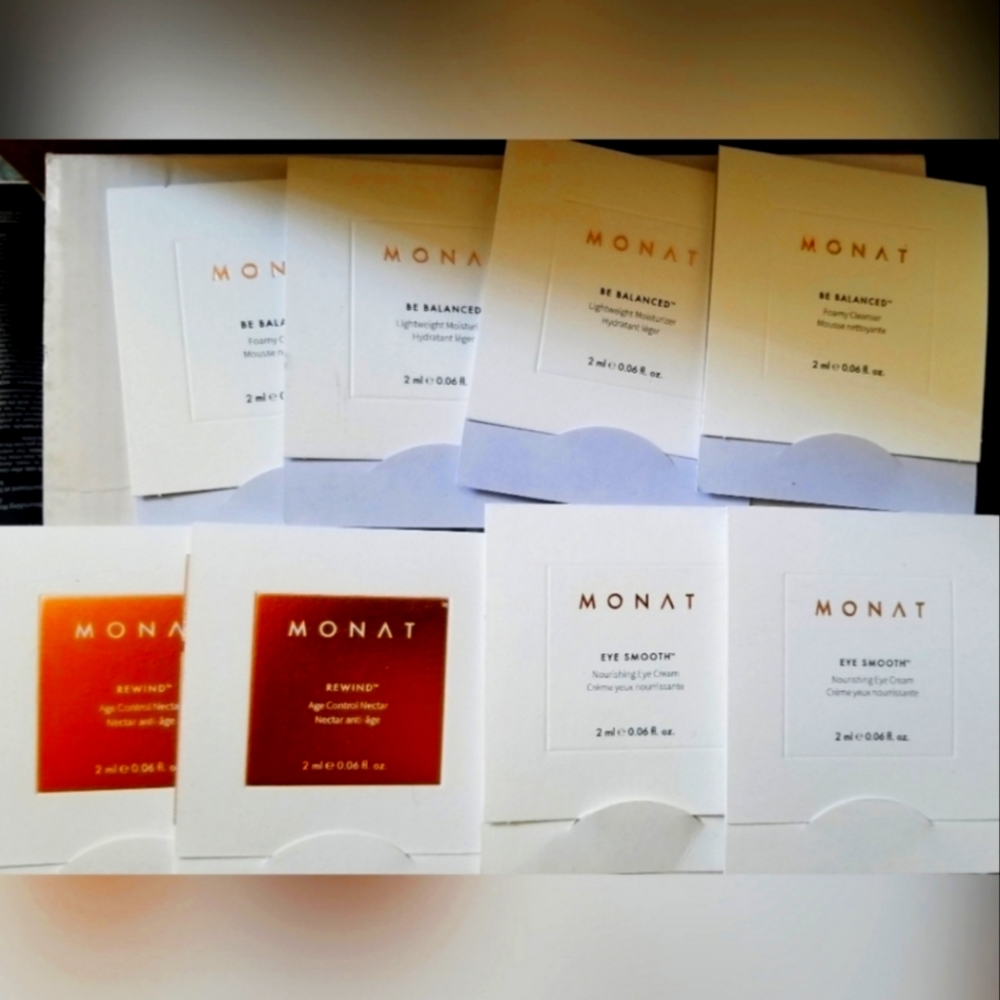 Monat set samples + Cosmetic/Travel bag